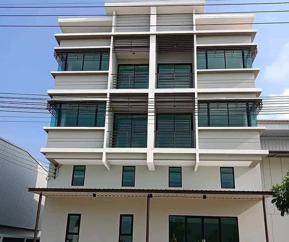 ขายโรงงาน + โฮมออฟฟิศ พร้อมโกดังเก็บสินค้า พื้นที่เริ่มต้น 138 ตารางวา ราคาเริ่มต้นที่ 14. xx ล้านบาท  สนใจติดต่อ คุณทัด โทร : 095-515-2292  ID Line : SPKLAND   E-mail: 8888spkthad@gmail.com